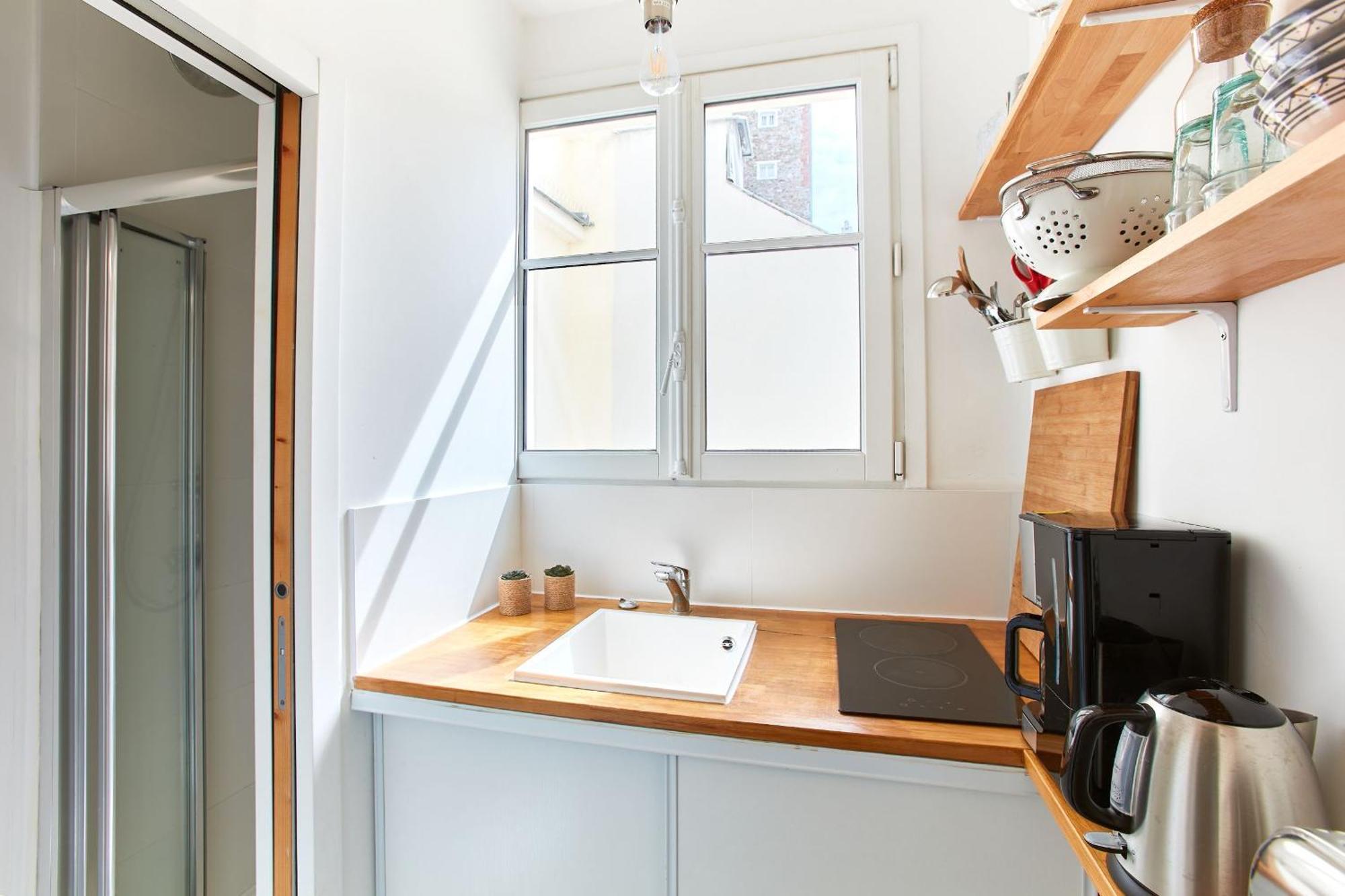 Montmartre 2Br Apartment Париж Екстериор снимка